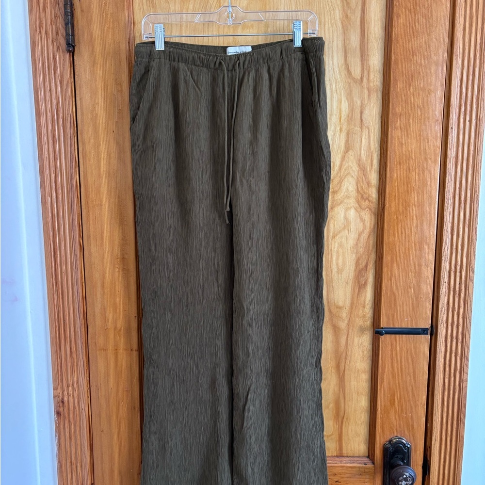 Abercrombie & Fitch Olive Wide Leg Pants Medium Long